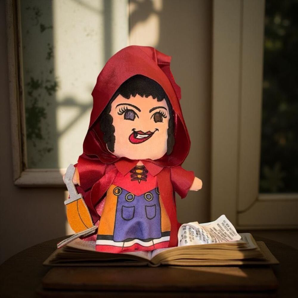 Disney Hocus Pocus Mary Sanderson Plush by Kidrobot 5” P54